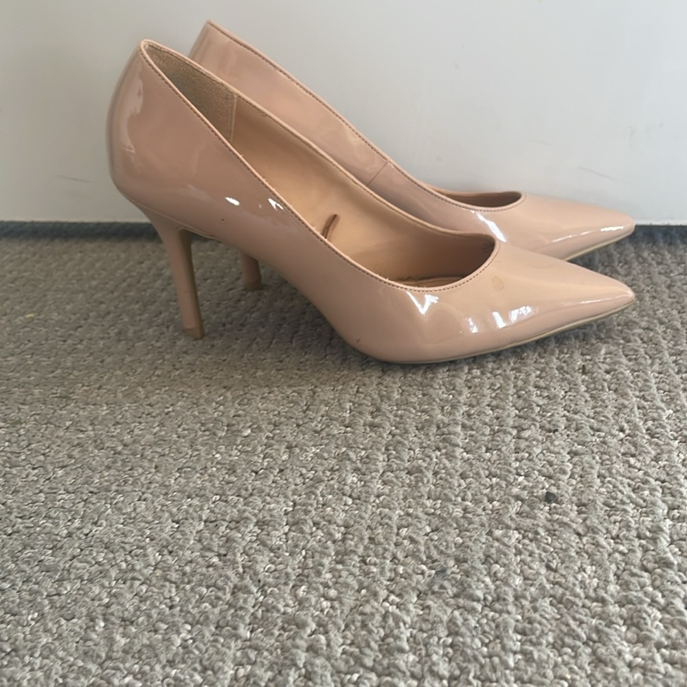 Nude Old Navy heels - Picture 4 of 8